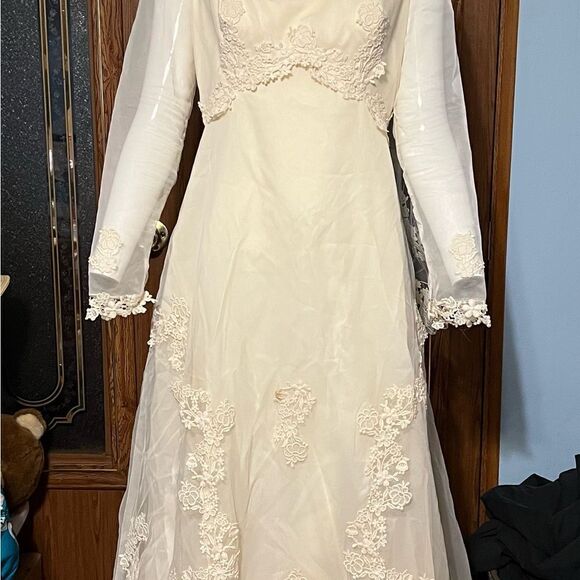 Vintage 70’s Wedding Dress and Veil
